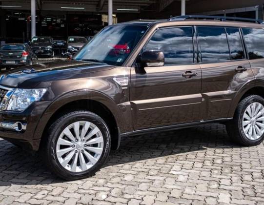 MITSUBISHI PAJERO 3.2 HPE 4X4 7 LUGARES 16V TURBO INTERCOOLER DIESEL 4P AUTOMÁTICO